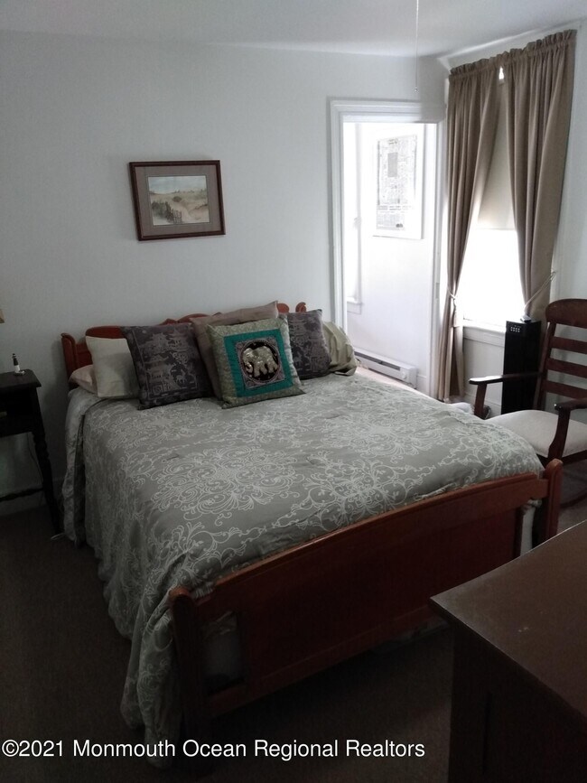 Building Photo - 35 1/2 Olin St