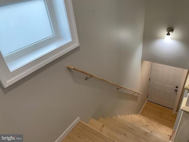 Building Photo - 224 Kern St