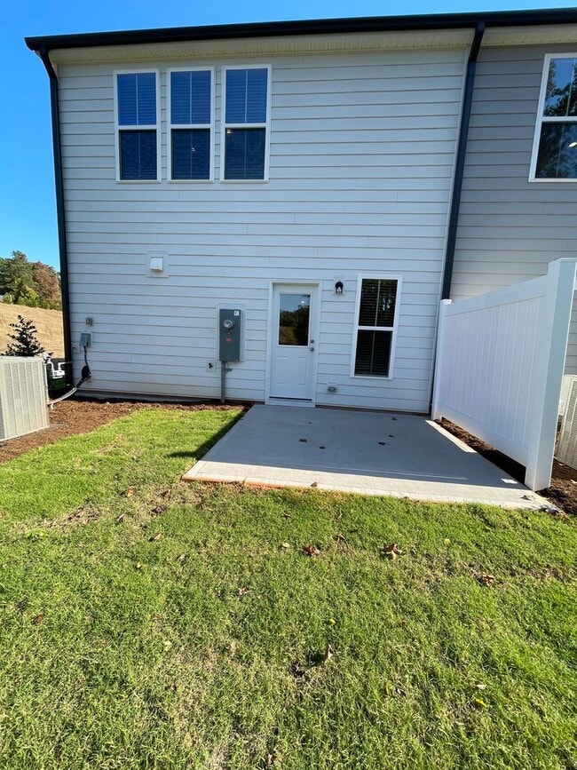 Building Photo - Charming 3 Bedroom Home Located in Raleigh