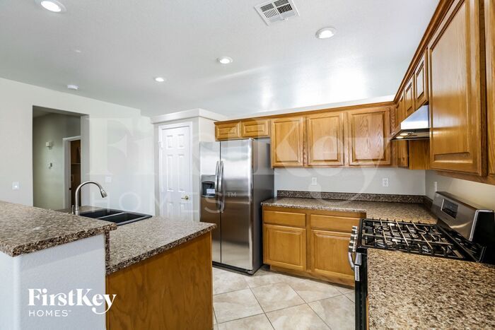 Building Photo - 5898 Swan Point Pl