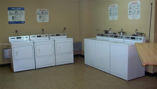 Building Photo - 8045 SW 107th Ave