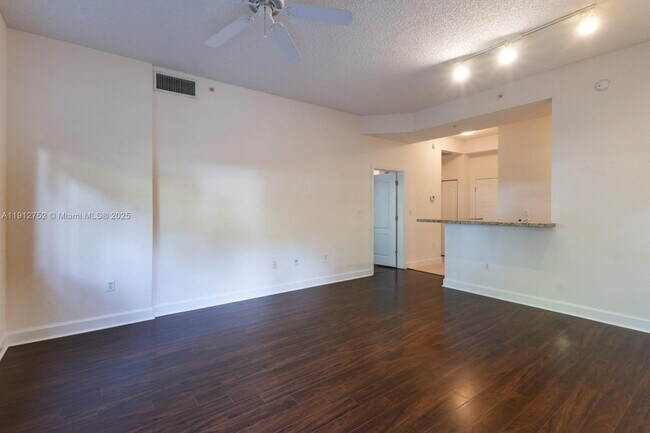 Building Photo - 6001 SW 70th St