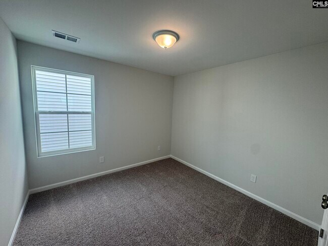 Building Photo - 3055 Hallsdale Dr