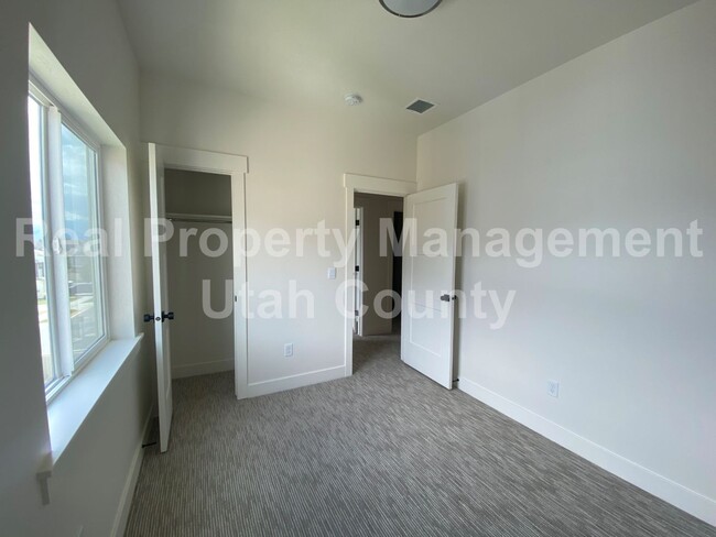 Building Photo - Half Off First Months Rent! New Lower Rent!