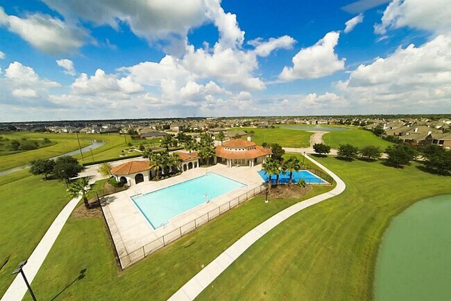 Building Photo - 76 Palmero Way