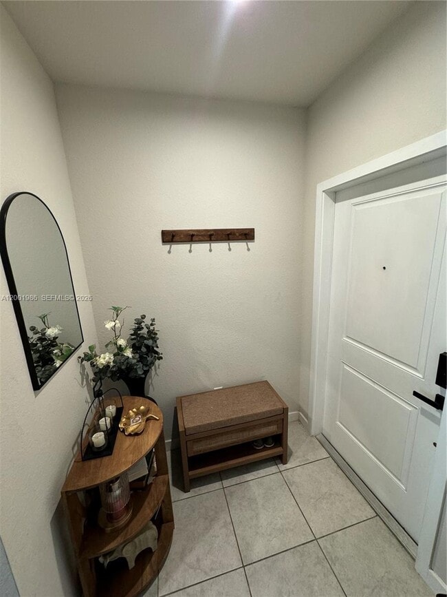 Building Photo - 1009 NW 4th Ter