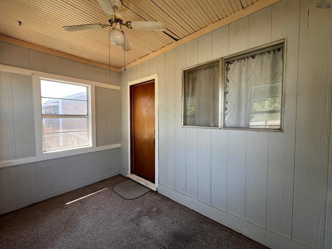 Building Photo - 610 S Bond St