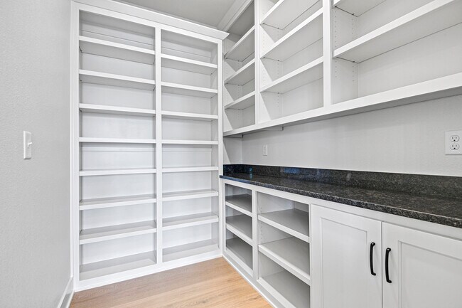Building Photo - 20614 W 109th Ter