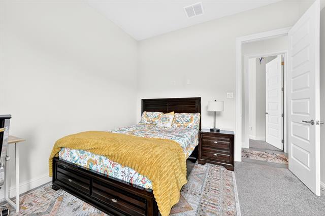 Building Photo - 525 Goose Lake Dr
