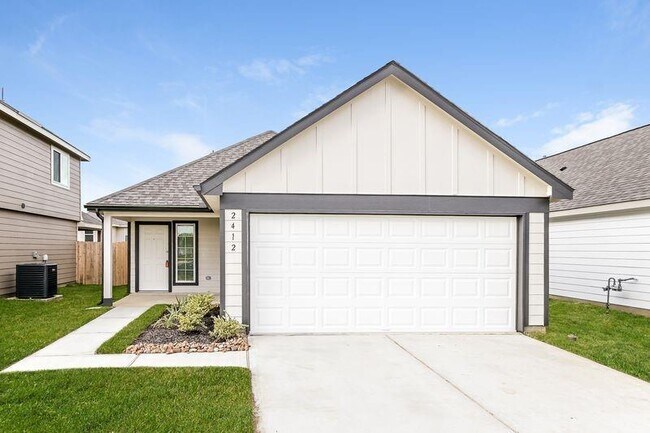Building Photo - 2412 Carp Dr