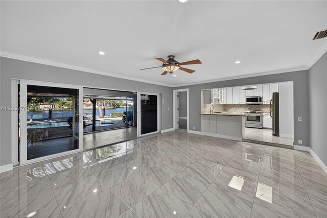 Building Photo - 2801 Coral Shores Dr