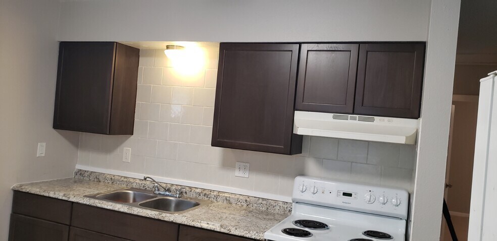 Building Photo - 3790 67th Ave N