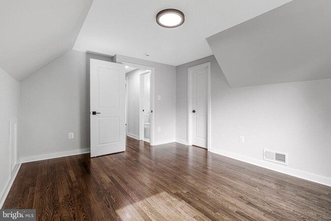 Building Photo - 5511 Callander Dr