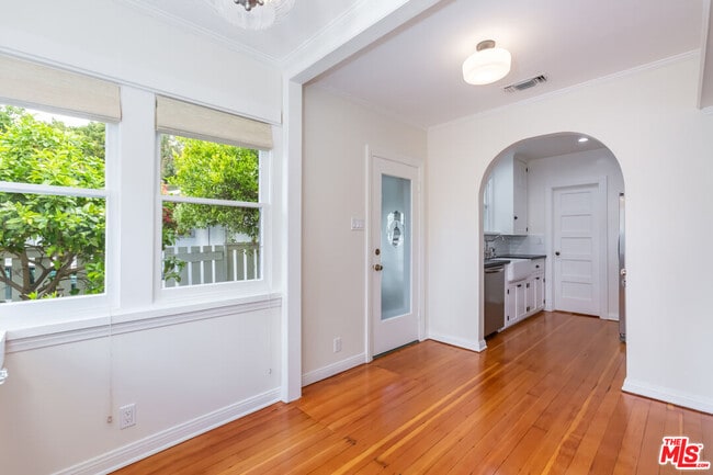 Building Photo - 9980 Braddock Dr