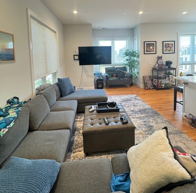 Building Photo - 353 Dorchester St