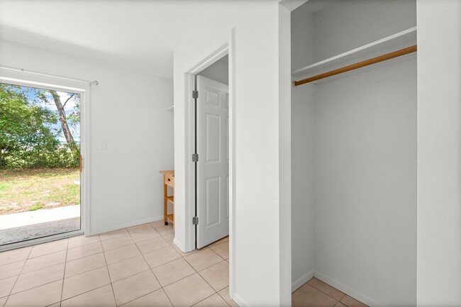 Building Photo - 133 Sunrise Cir