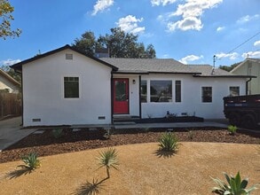 Building Photo - Home For Rent