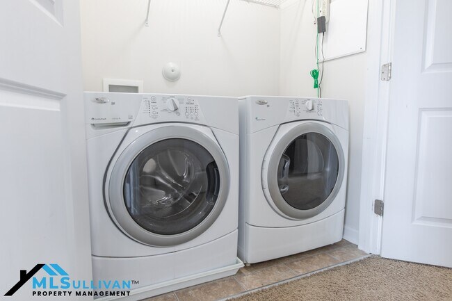 Building Photo - 108 Mt Evans Dr