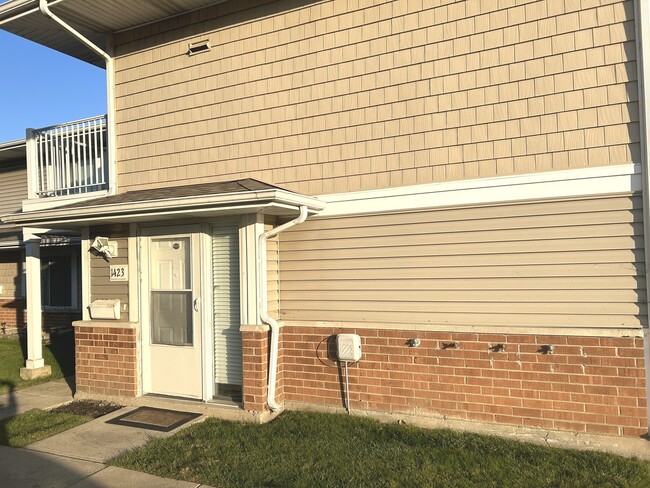 Building Photo - 1423 Fremont Dr