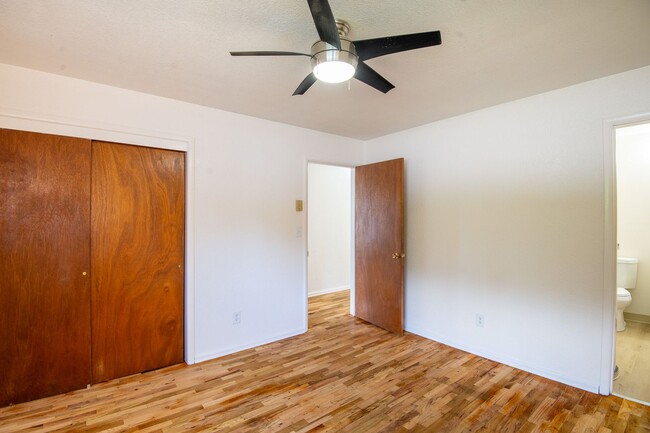 Building Photo - Charming, Newly-Renovated 3 Bed, 1.5 Bath ...