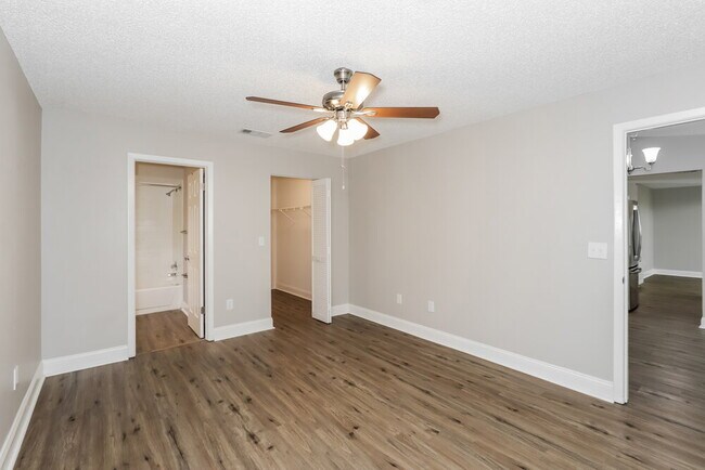 Building Photo - 14515 Wessex St