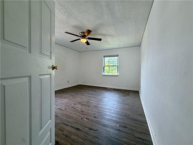 Building Photo - 1070 Ollie Cir NW