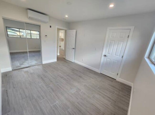 Building Photo - 10845 White St