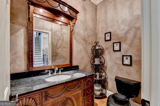 Building Photo - 8910 Pinehurst Cove
