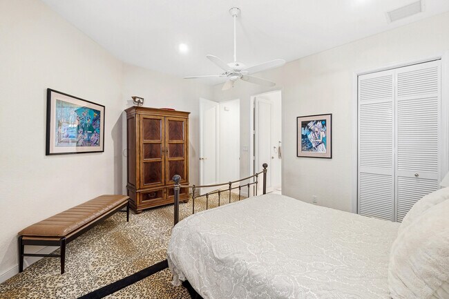 Building Photo - 6213 NW 21st Ct