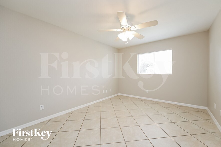 Building Photo - 2565 Vogler Ln