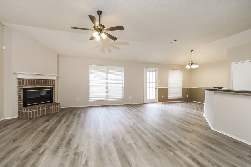 Building Photo - 317 Willowstone Trail