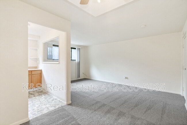 Building Photo - 760 5th Ave