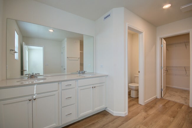 Building Photo - 5935 Hawkweed Dr