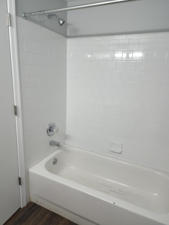 Building Photo - 9387 Horse Castle Ct