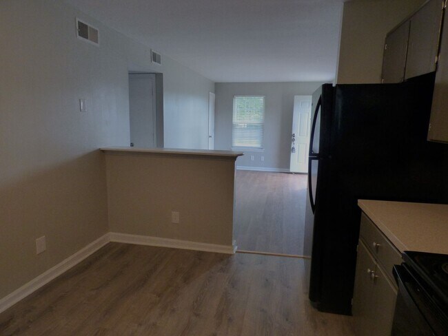 Building Photo - 1166 Meadowview Dr