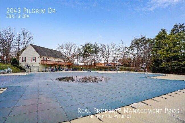 Building Photo - 2043 Pilgrim Dr