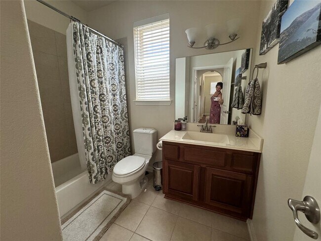 Building Photo - 5904 Baythorne Dr