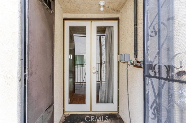 Building Photo - 909 E Garfield Ave