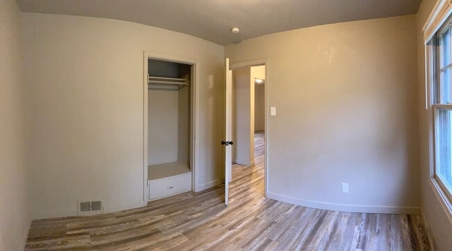 Building Photo - Fourplex Near Downtown Caldwell