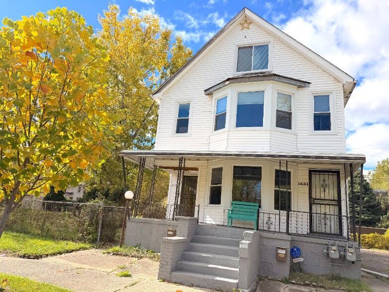 Building Photo - 1419 Fischer St