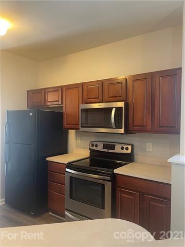 Building Photo - 1306 Stourbridge Lion Dr