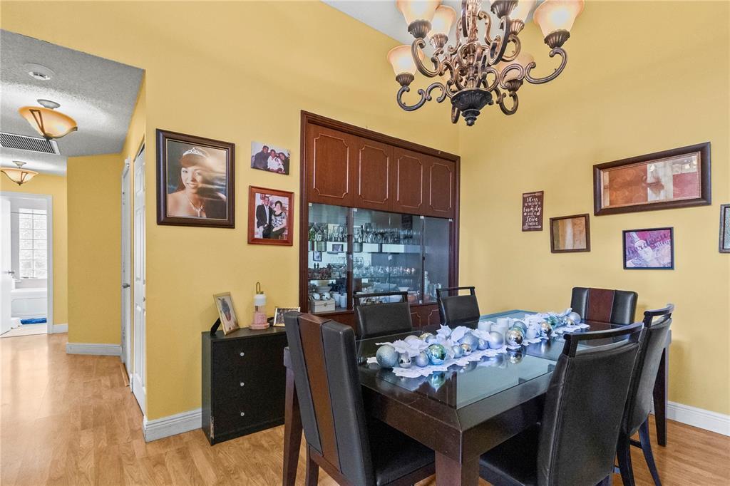 Building Photo - 7464 Pinewalk Dr S