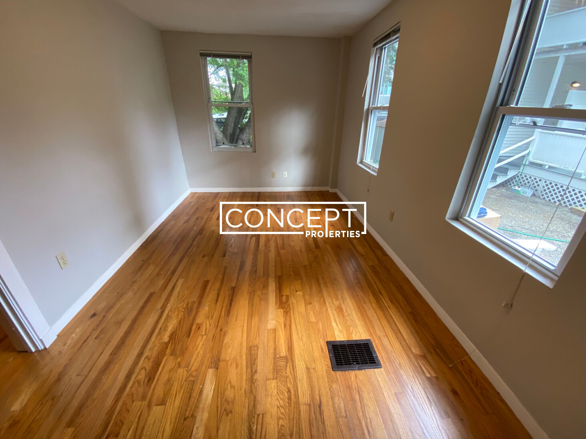 Building Photo - 429 Franklin St