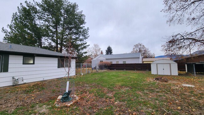 Building Photo - Centrally Located Three Bedroom House with...