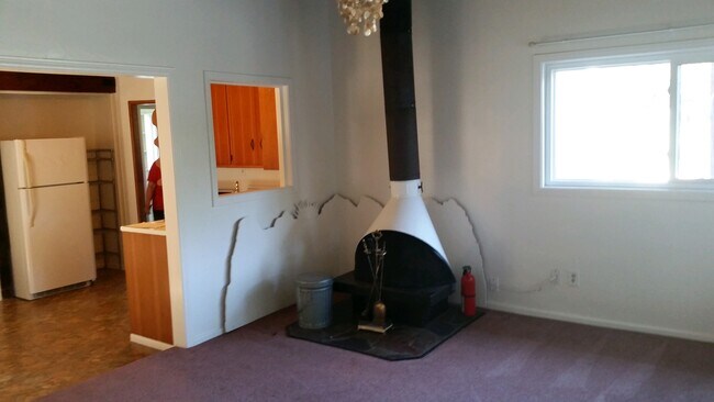 wood burning fireplace - 1147 Bonilla Dr
