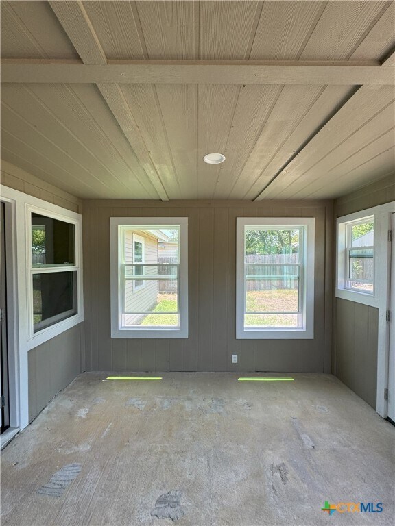 Building Photo - 120 South Dr