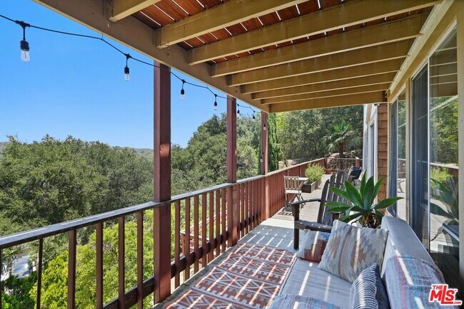 Building Photo - 22013 Alta Dr