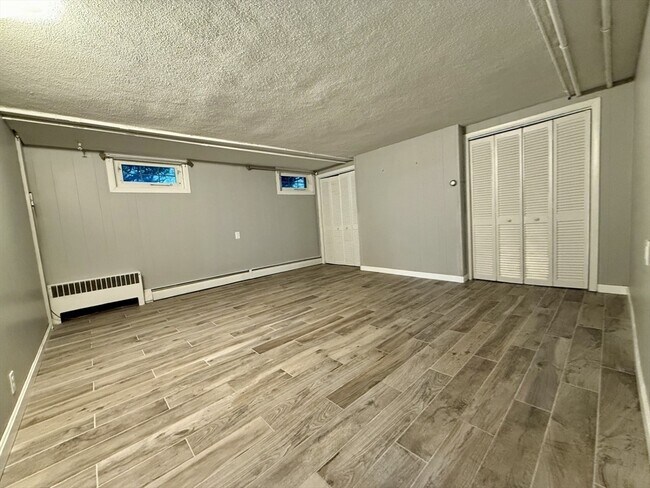 Building Photo - 3 Alaska Ave