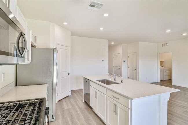 Building Photo - 7476 Crystal Harbor Ave