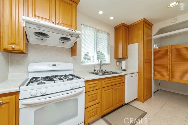 Building Photo - 641 N Milford Rd